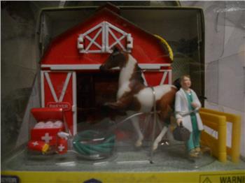 Stablemate Veterinarian with barn set
