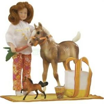 Breyer Pony picnic play set
