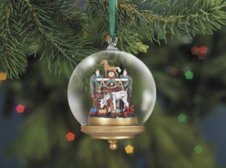 Yuletide 2010 Glass Globe Ornament